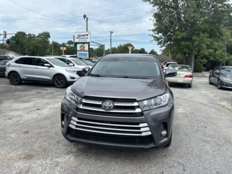 Gray 2017 TOYOTA HIGHLANDER LE for sale in Statesboro, GA