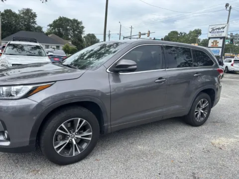 Photos of 2017 TOYOTA HIGHLANDER LE for sale in Statesboro, GA at Jarrard Pre-Owned Vehicles
