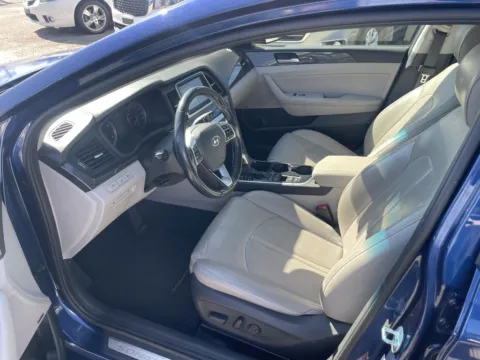 More photos of 2019 HYUNDAI SONATA LIMITED at Jarrard Pre-Owned Vehicles, GA