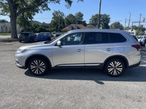 Photos of 2020 Mitsubishi Outlander for sale in Statesboro, GA at Jarrard Pre-Owned Vehicles