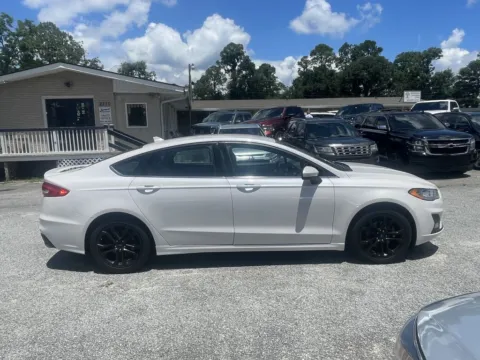 More photos of 2019 Ford Fusion SE at Jarrard Pre-Owned Vehicles, GA