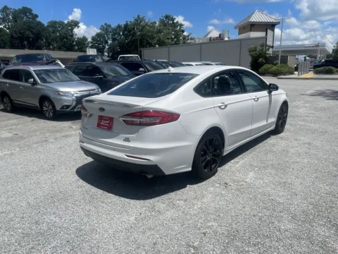 More photos of 2019 Ford Fusion SE at Jarrard Pre-Owned Vehicles, GA