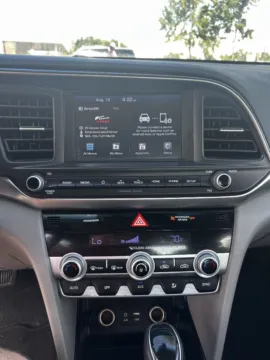 More photos of 2020 Hyundai Elantra SEL at Jarrard Pre-Owned Vehicles, GA