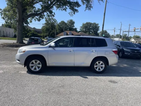 Photos of 2010 Toyota Highlander for sale in Statesboro, GA at Jarrard Pre-Owned Vehicles