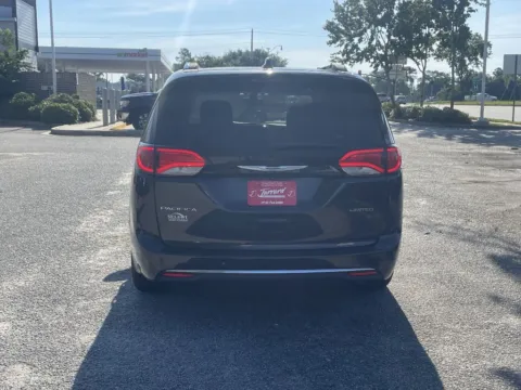 More photos of 2019 Chrysler Pacifica Limited at Jarrard Pre-Owned Vehicles, GA