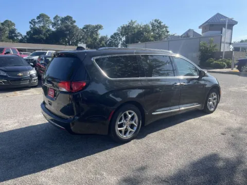 More photos of 2019 Chrysler Pacifica Limited at Jarrard Pre-Owned Vehicles, GA