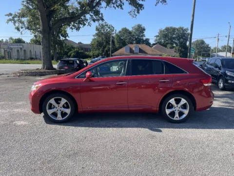 Photos of 2009 Toyota Venza FWD V6 for sale in Statesboro, GA at Jarrard Pre-Owned Vehicles