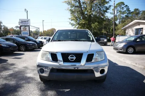 Photos of 2010 Nissan Frontier SE for sale in Statesboro, GA at Jarrard Pre-Owned Vehicles