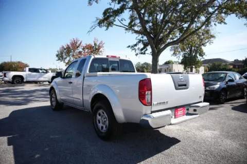 More photos of 2010 Nissan Frontier SE at Jarrard Pre-Owned Vehicles, GA