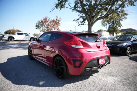 More photos of 2013 Hyundai Veloster Turbo w/Black Int at Jarrard Pre-Owned Vehicles, GA