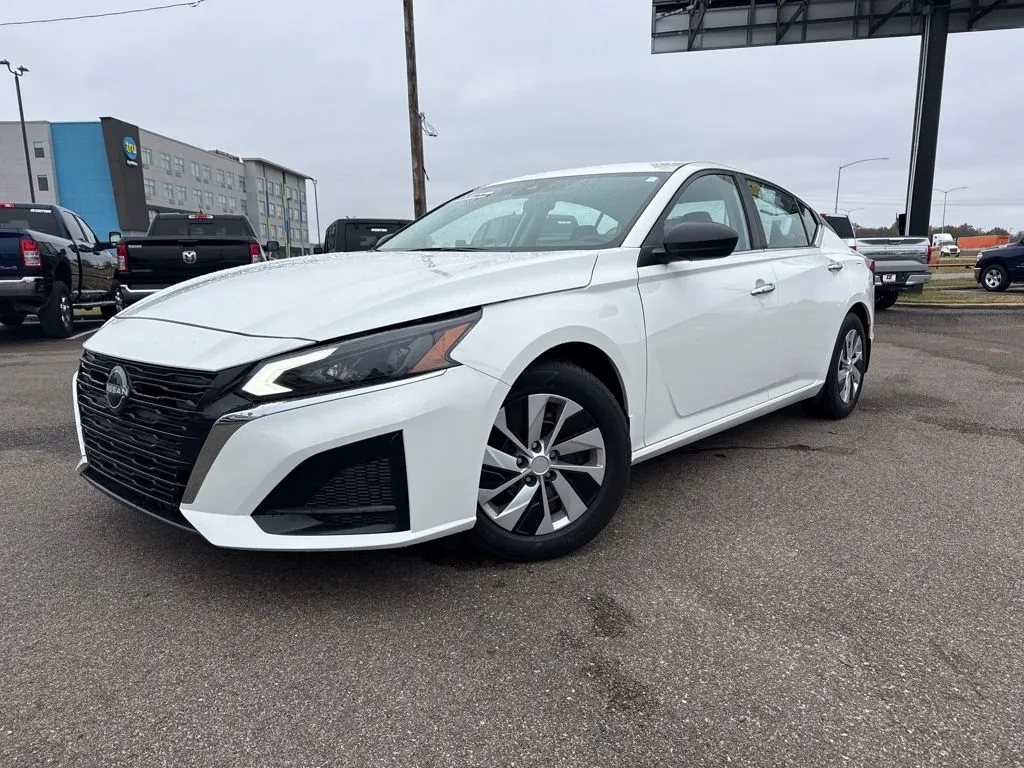 White 2024 Nissan Altima 2.5 S for sale in West Memphis, AR