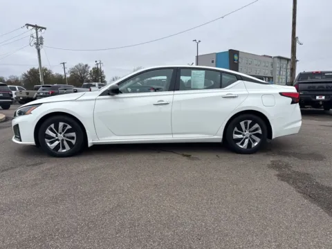 Another view of 2024 Nissan Altima 2.5 S for sale in West Memphis, AR at D3 Chrysler Dodge Jeep Ram
