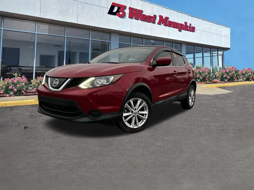 Red 2018 Nissan Rogue Sport S for sale in West Memphis, AR