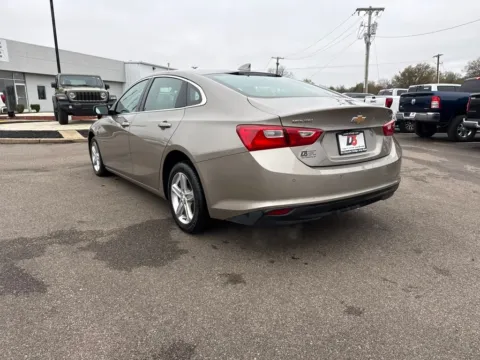 More photos of 2024 Chevrolet Malibu LT at D3 Chrysler Dodge Jeep Ram, AR