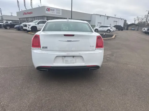 More photos of 2019 Chrysler 300 Touring at D3 Chrysler Dodge Jeep Ram, AR