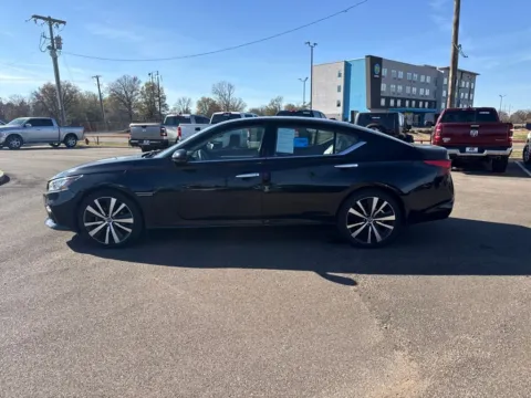More photos of 2019 Nissan Altima 2.5 Platinum at D3 Chrysler Dodge Jeep Ram, AR