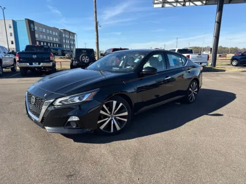 Another view of 2019 Nissan Altima 2.5 Platinum for sale in West Memphis, AR at D3 Chrysler Dodge Jeep Ram