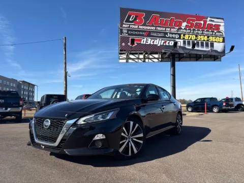 Photos of 2019 Nissan Altima 2.5 Platinum for sale in West Memphis, AR at D3 Chrysler Dodge Jeep Ram
