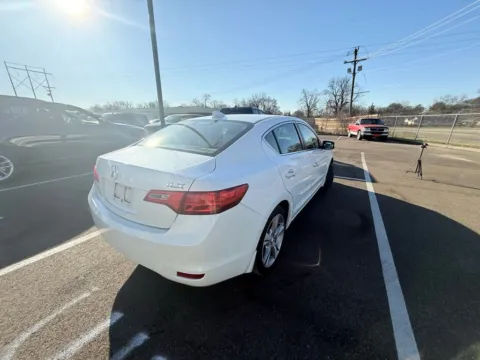 More photos of 2013 Acura ILX 2.0L at D3 Chrysler Dodge Jeep Ram, AR