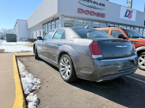 More photos of 2019 Chrysler 300 Limited at D3 Chrysler Dodge Jeep Ram, AR