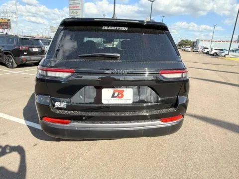 More photos of 2026 Jeep Grand Cherokee Laredo at D3 Chrysler Dodge Jeep Ram, AR