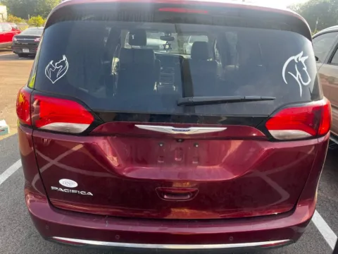 More photos of 2020 Chrysler Pacifica Touring L at D3 Chrysler Dodge Jeep Ram, AR