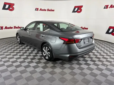 More photos of 2023 Nissan Altima 2.5 S at D3 Chrysler Dodge Jeep Ram, AR