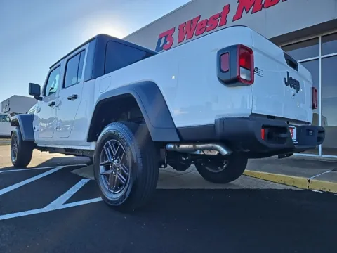 More photos of 2025 Jeep Gladiator Sport at D3 Chrysler Dodge Jeep Ram, AR