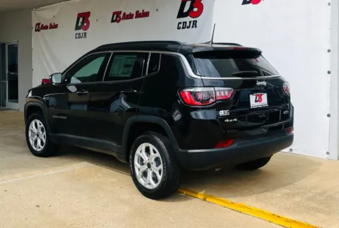 More photos of 2025 Jeep Compass Latitude at D3 Chrysler Dodge Jeep Ram, AR