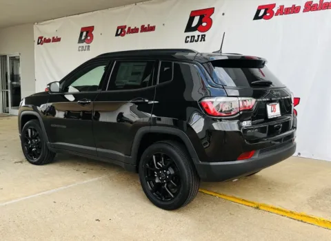 More photos of 2025 Jeep Compass Latitude at D3 Chrysler Dodge Jeep Ram, AR