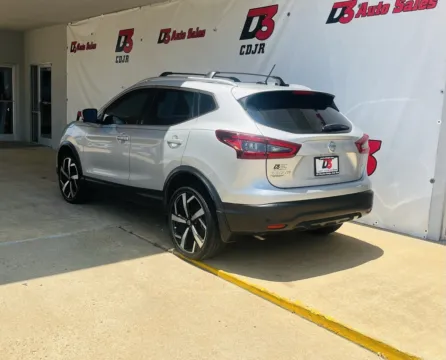 More photos of 2021 Nissan Rogue Sport SL at D3 Chrysler Dodge Jeep Ram, AR