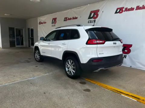 More photos of 2018 Jeep Cherokee Limited at D3 Chrysler Dodge Jeep Ram, AR