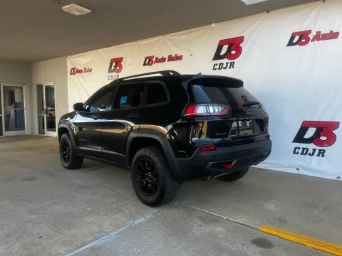 More photos of 2019 Jeep Cherokee Trailhawk at D3 Chrysler Dodge Jeep Ram, AR