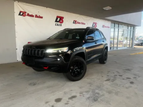 Photos of 2019 Jeep Cherokee Trailhawk for sale in West Memphis, AR at D3 Chrysler Dodge Jeep Ram
