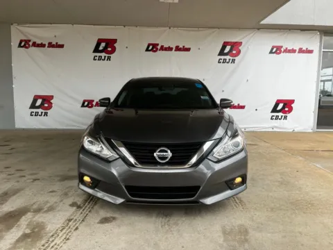 More photos of 2017 Nissan Altima 2.5 SL at D3 Chrysler Dodge Jeep Ram, AR