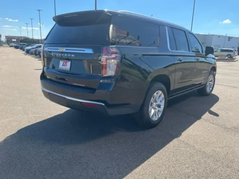 More photos of 2022 Chevrolet Suburban Premier at D3 Chrysler Dodge Jeep Ram, AR