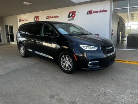 More photos of 2023 Chrysler Pacifica Touring L at D3 Chrysler Dodge Jeep Ram, AR