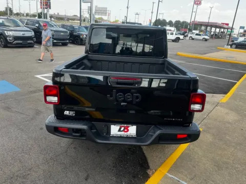 More photos of 2025 Jeep Gladiator at D3 Chrysler Dodge Jeep Ram, AR