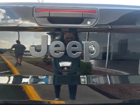 More photos of 2025 Jeep Gladiator at D3 Chrysler Dodge Jeep Ram, AR