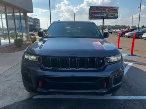 More photos of 2022 Jeep Grand Cherokee Trailhawk at D3 Chrysler Dodge Jeep Ram, AR