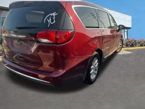 More photos of 2020 Chrysler Pacifica Touring L at D3 Chrysler Dodge Jeep Ram, AR