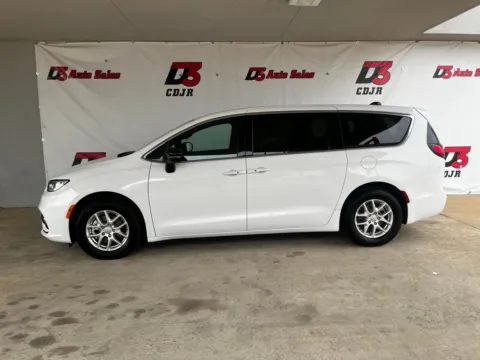 Another view of 2026 Chrysler Pacifica Select for sale in West Memphis, AR at D3 Chrysler Dodge Jeep Ram