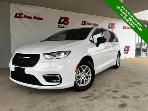 White 2026 Chrysler Pacifica Select for sale in West Memphis, AR