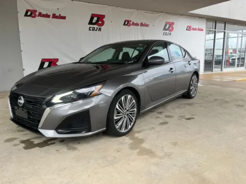 Gray 2023 Nissan Altima 2.5 SL for sale in West Memphis, AR