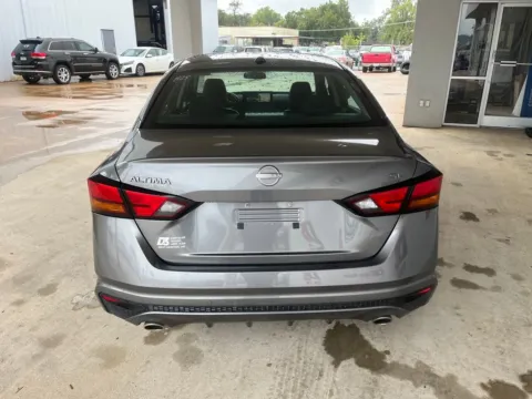 More photos of 2023 Nissan Altima 2.5 SL at D3 Chrysler Dodge Jeep Ram, AR