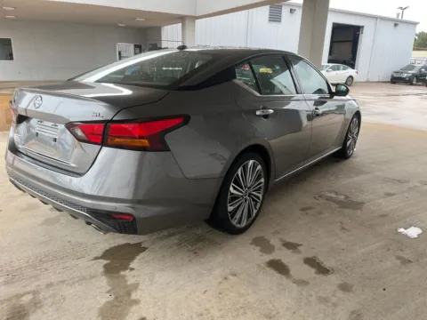 More photos of 2023 Nissan Altima 2.5 SL at D3 Chrysler Dodge Jeep Ram, AR