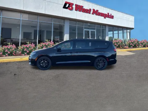 More photos of 2026 Chrysler Pacifica Select at D3 Chrysler Dodge Jeep Ram, AR