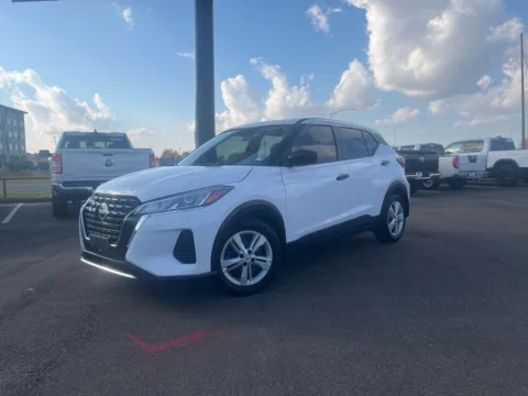 White 2023 Nissan Kicks S for sale in West Memphis, AR