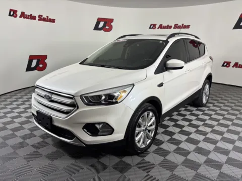 Photos of 2019 Ford Escape SEL for sale in Des Arc, AR at D3 Auto Sales
