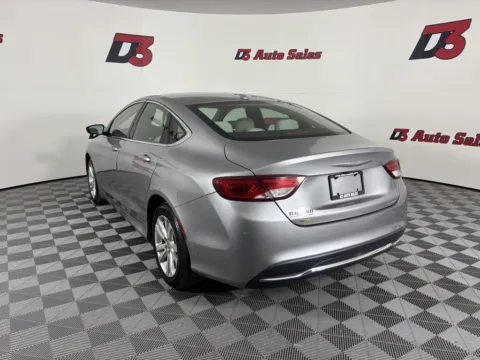 More photos of 2016 Chrysler 200 Limited at D3 Auto Sales, AR